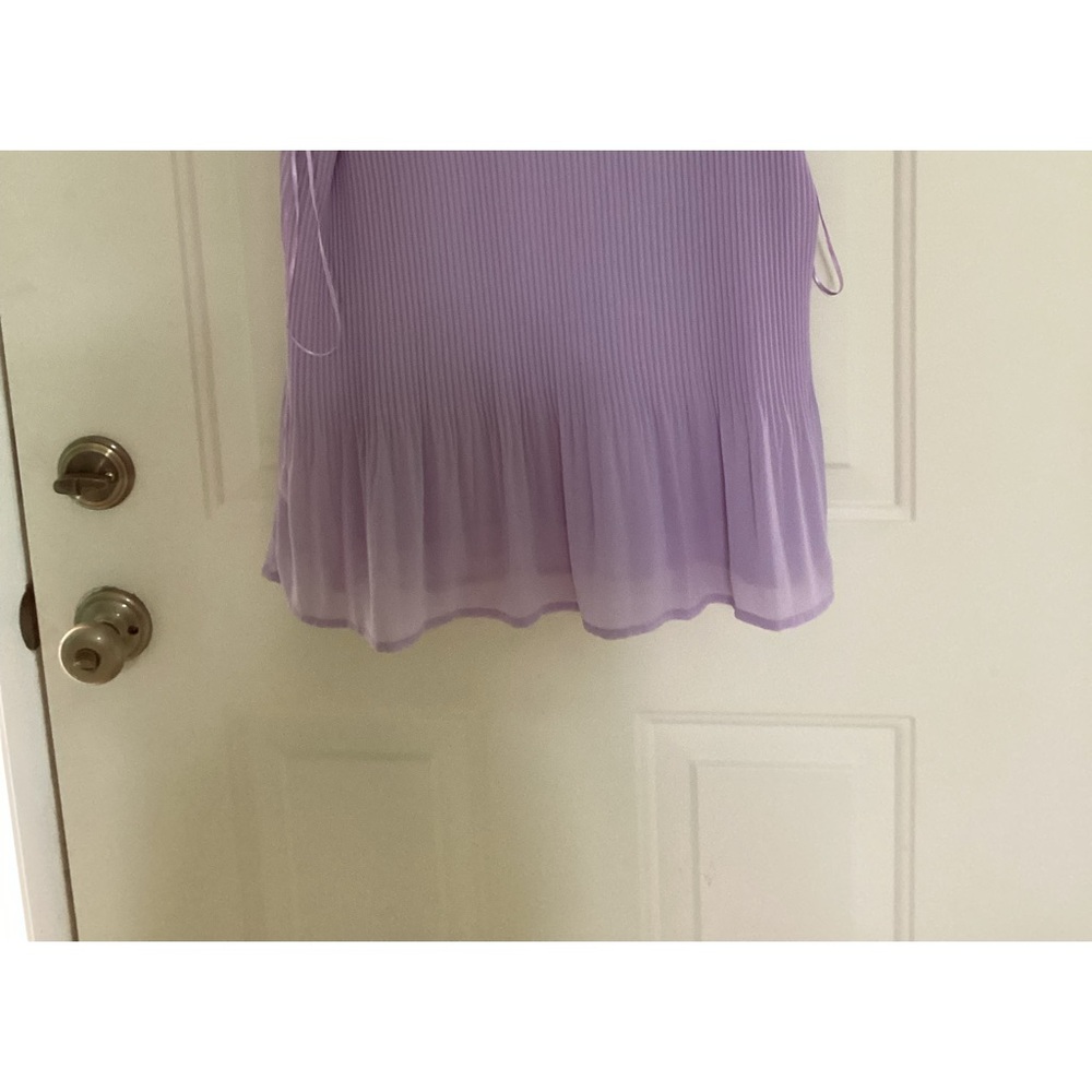 Woman’s Sleeveless Top